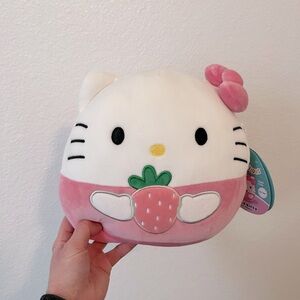 Hello kitty 8 inch strawberry squishmallow